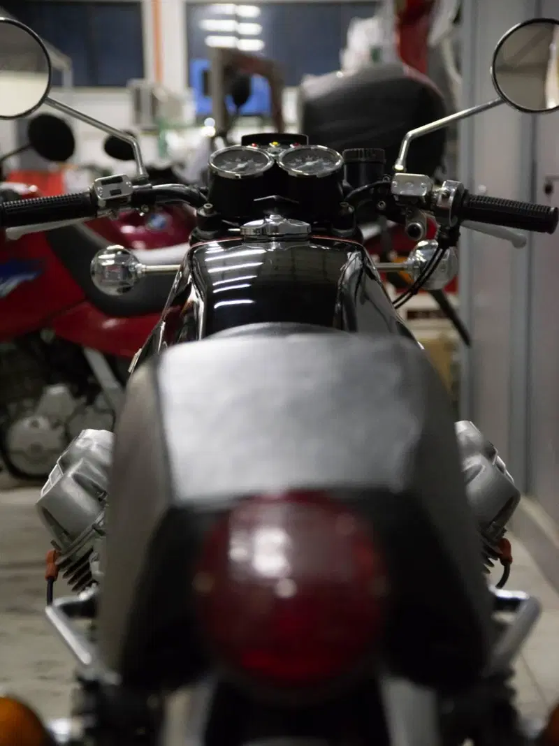 Moto Guzzi V 750 S (14)