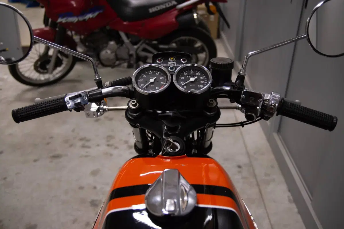Moto Guzzi V 750 S (15)