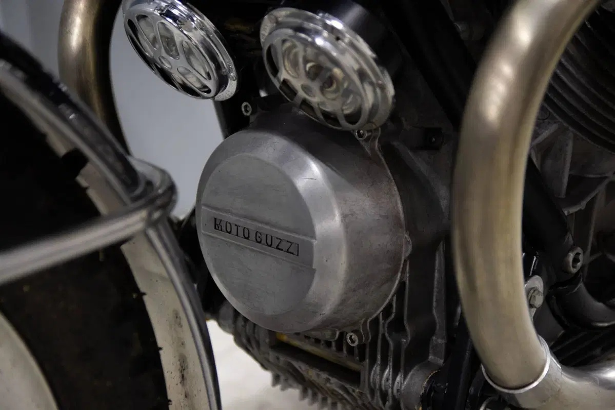 Moto Guzzi V 750 S (18)