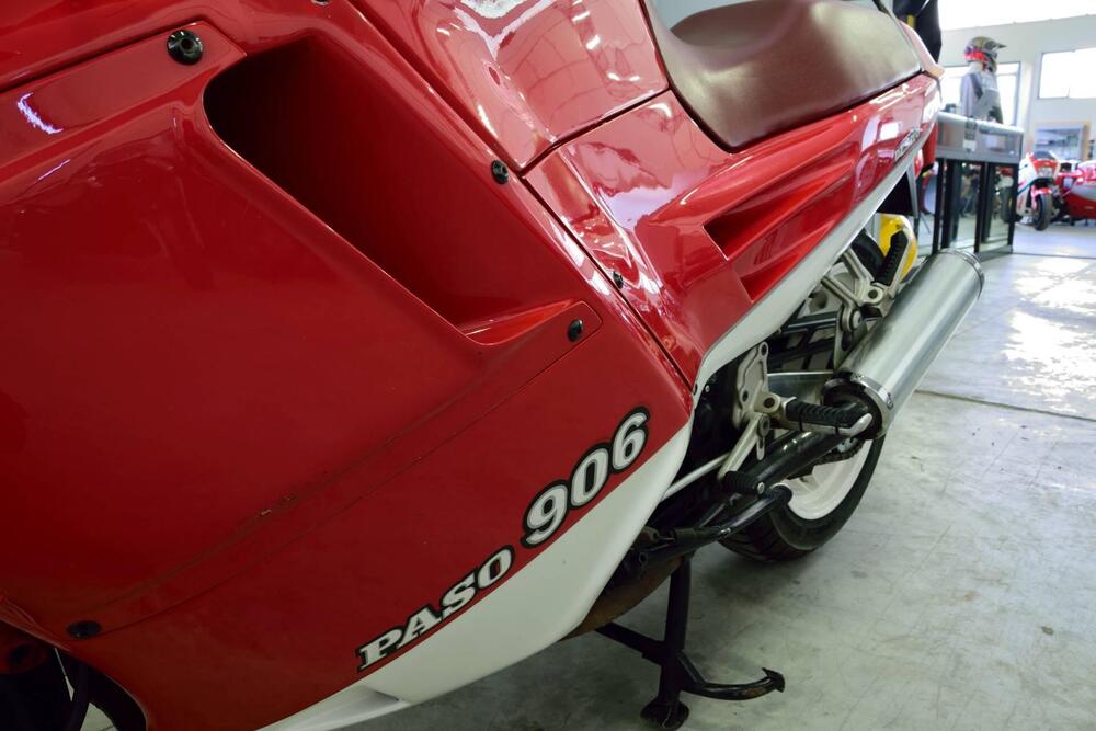 Ducati Paso 906 (3)