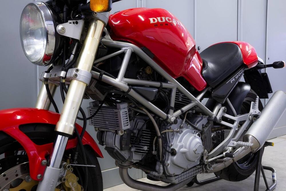 Ducati Monster 900 (3)