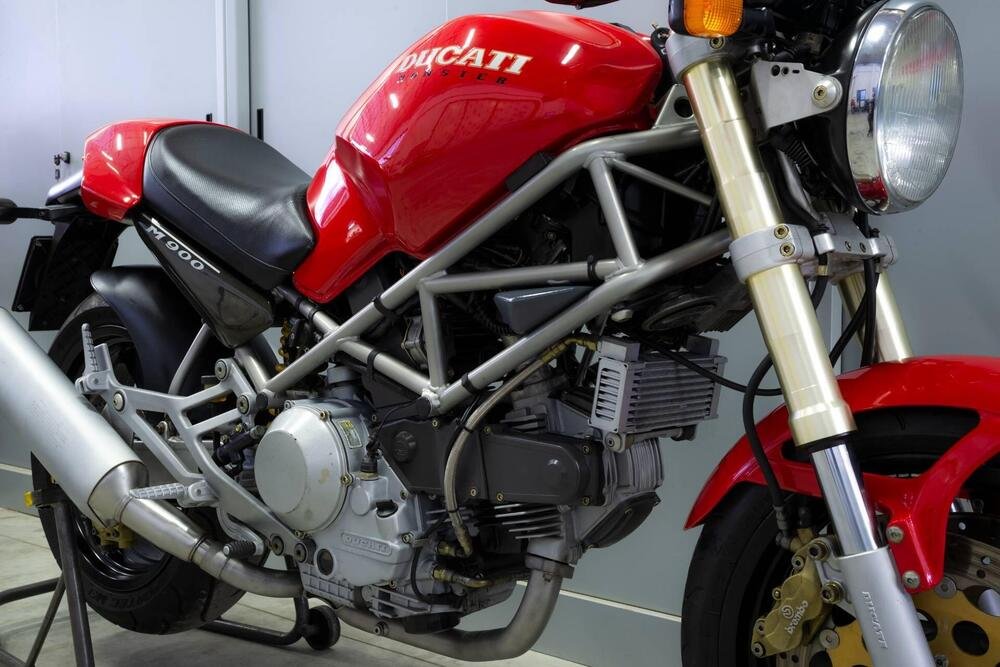 Ducati Monster 900 (4)