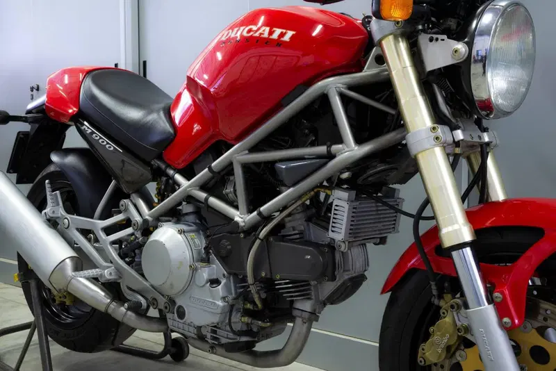 Ducati Monster 900 (4)