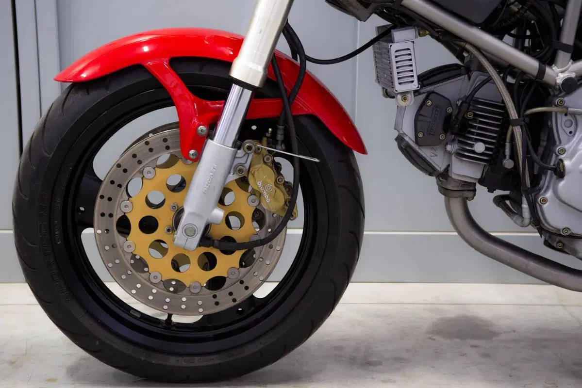 Ducati Monster 900 (7)