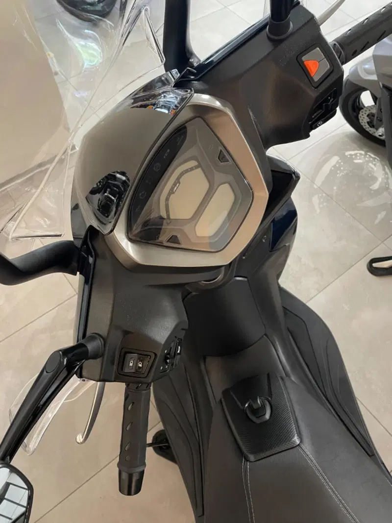 Kymco Agility 350i NN R16 (2023 - 26) (3)