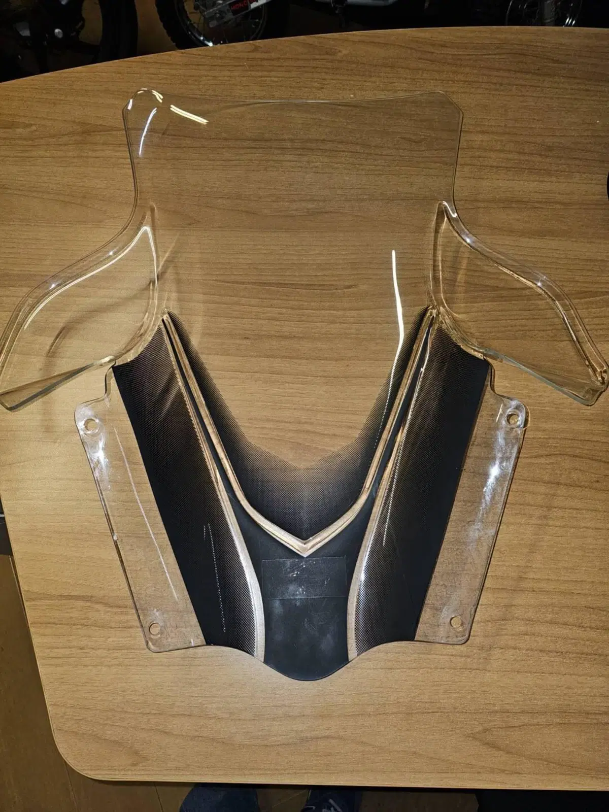 Cupolino maggiorato BURGMAN 400 del 2022 GIVI (2)
