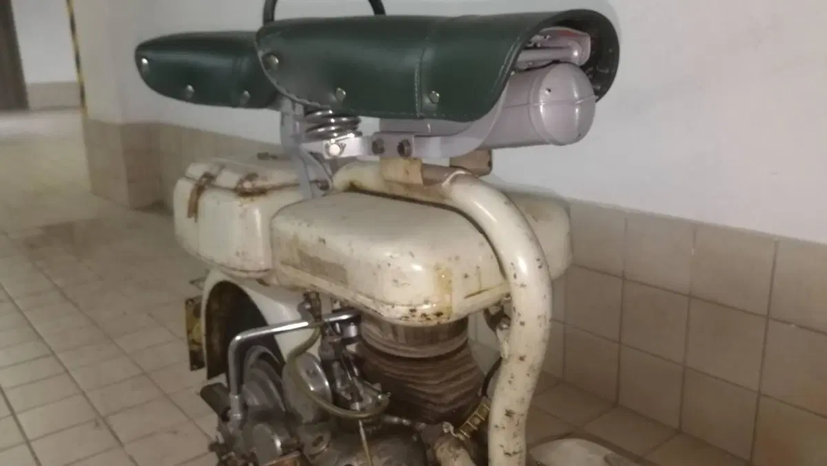 Lambretta 125D (9)