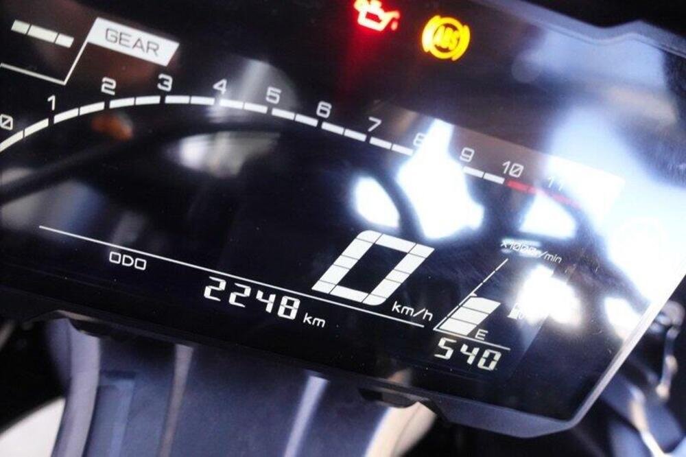 Yamaha YZF R7 (2021 - 24) (3)