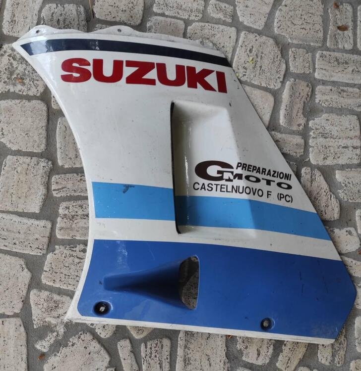 Suzuki RG500 -Carene laterali (3)