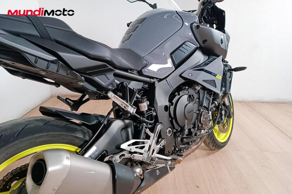 Yamaha MT-10 ABS (2016 - 17) (4)