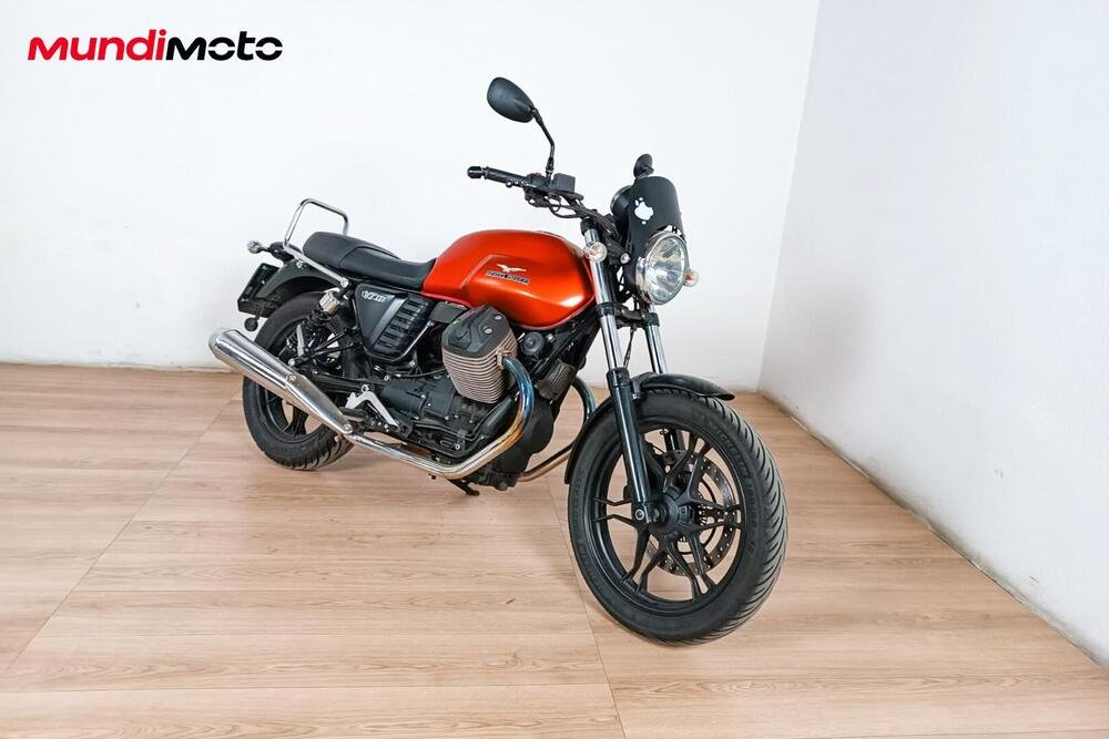 Moto Guzzi V7 II Special (2015 - 17) (2)