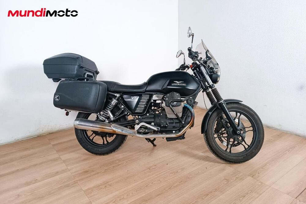 Moto Guzzi V7 II Stone (2015 - 17)