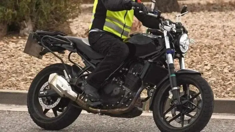Royal Enfield, arriva la Guerrilla 450?