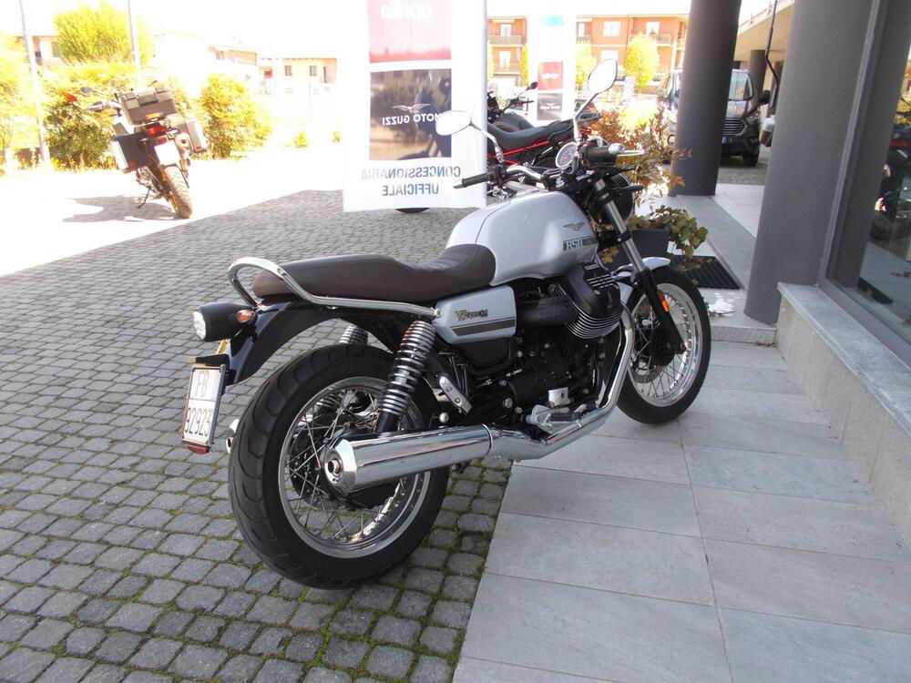 Moto Guzzi V7 Special (2021 - 24) (5)