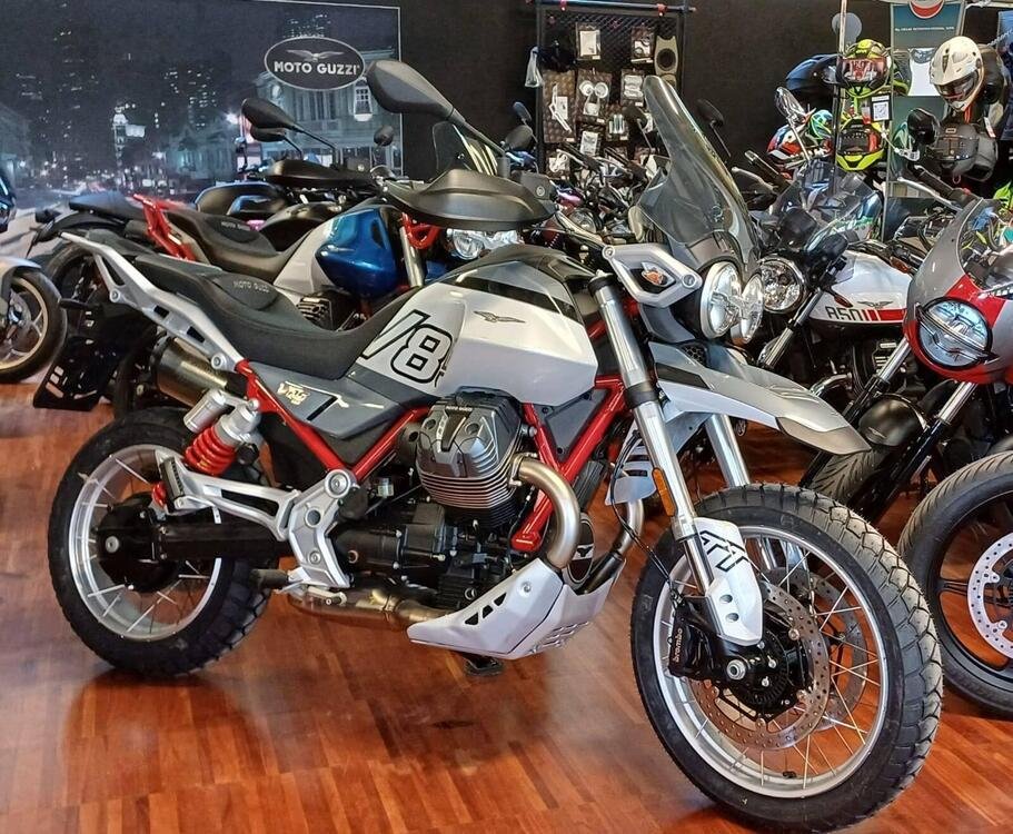 Moto Guzzi V85 TT (2024)