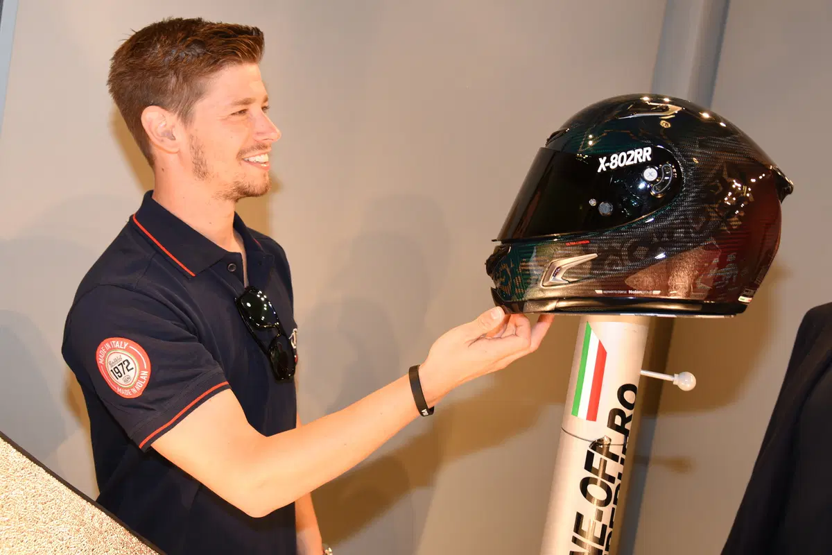 Casy Stoer ci presenta il suo X-Lite X-802RR One-Off SuperHero (2)