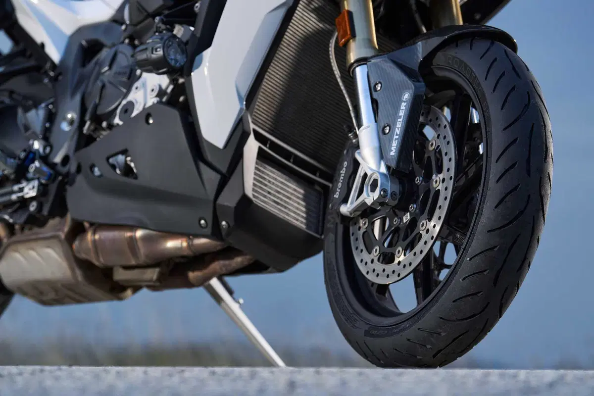 Abbiamo testato le Metzeler Roadtec 02 sulle strade del Tourist Trophy (8)