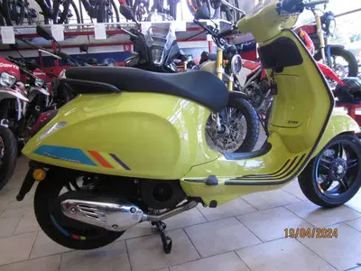 Vespa Primavera 125 (2024 - 25) nuova