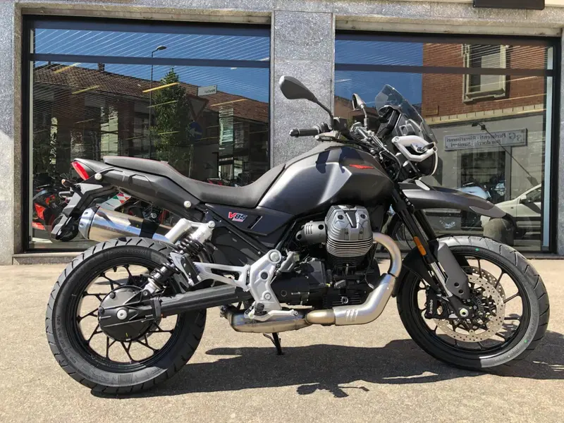 Moto Guzzi V85 Strada (2024 - 26) (2)
