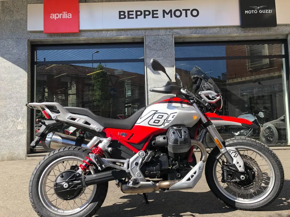 Moto Guzzi V85 TT (2024 - 26) (2)