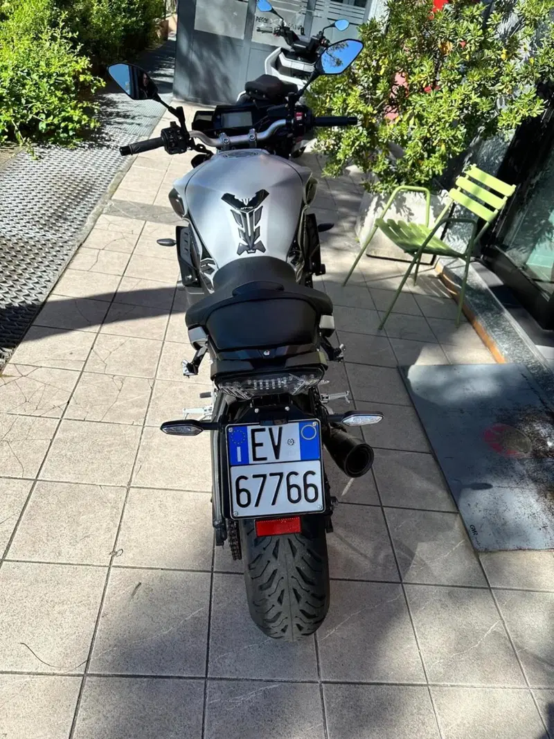 Yamaha MT-10 (2017 - 20) (8)
