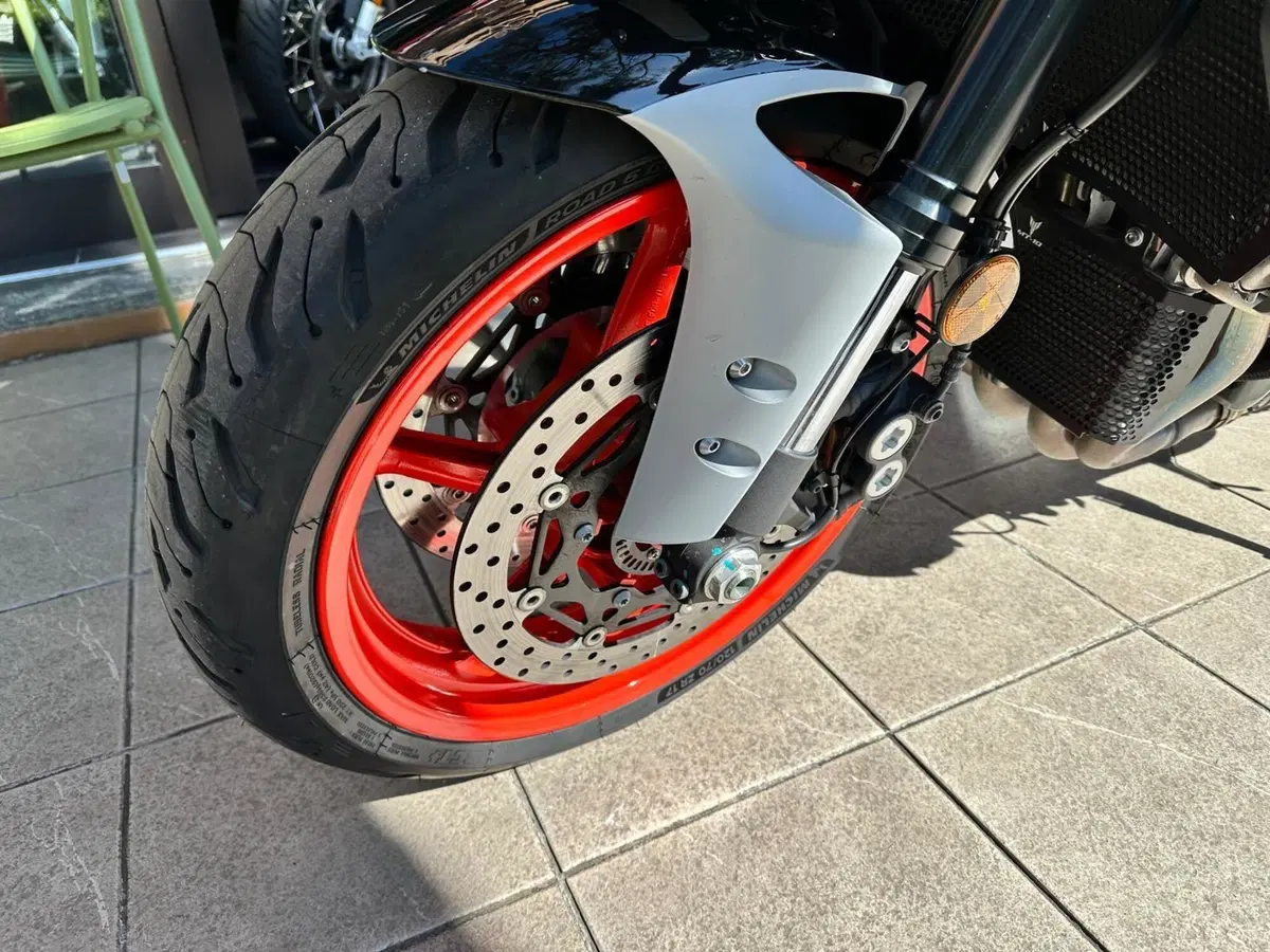 Yamaha MT-10 (2017 - 20) (14)