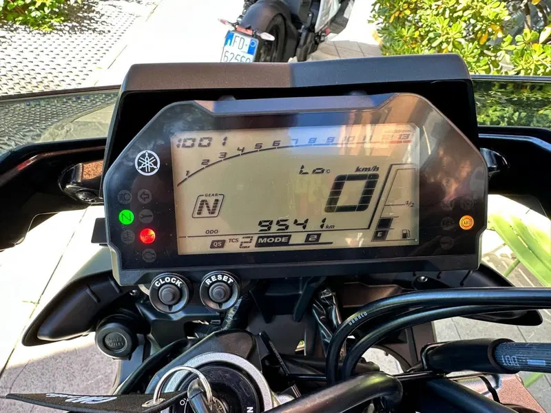 Yamaha MT-10 (2017 - 20) (6)