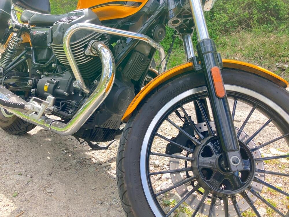 Moto Guzzi V9 Roamer (2016 - 18) (2)