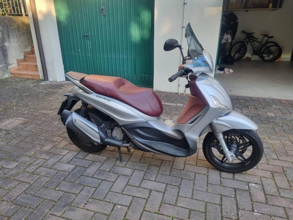 Piaggio Beverly 350 ABS (2016 - 20) (3)