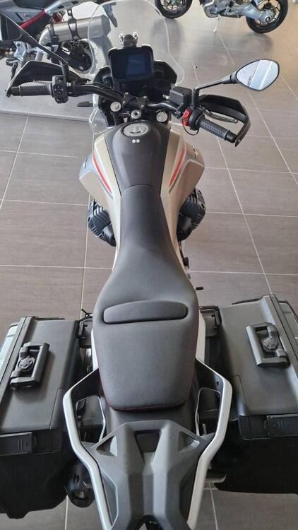 Moto Guzzi V85 TT Travel (2024) (5)