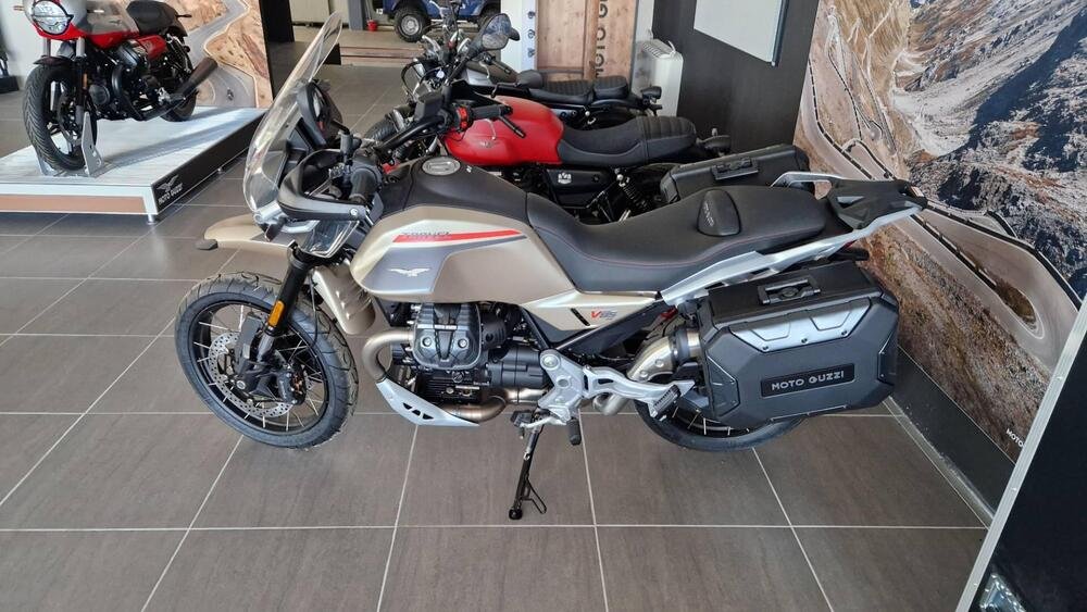 Moto Guzzi V85 TT Travel (2024) (4)