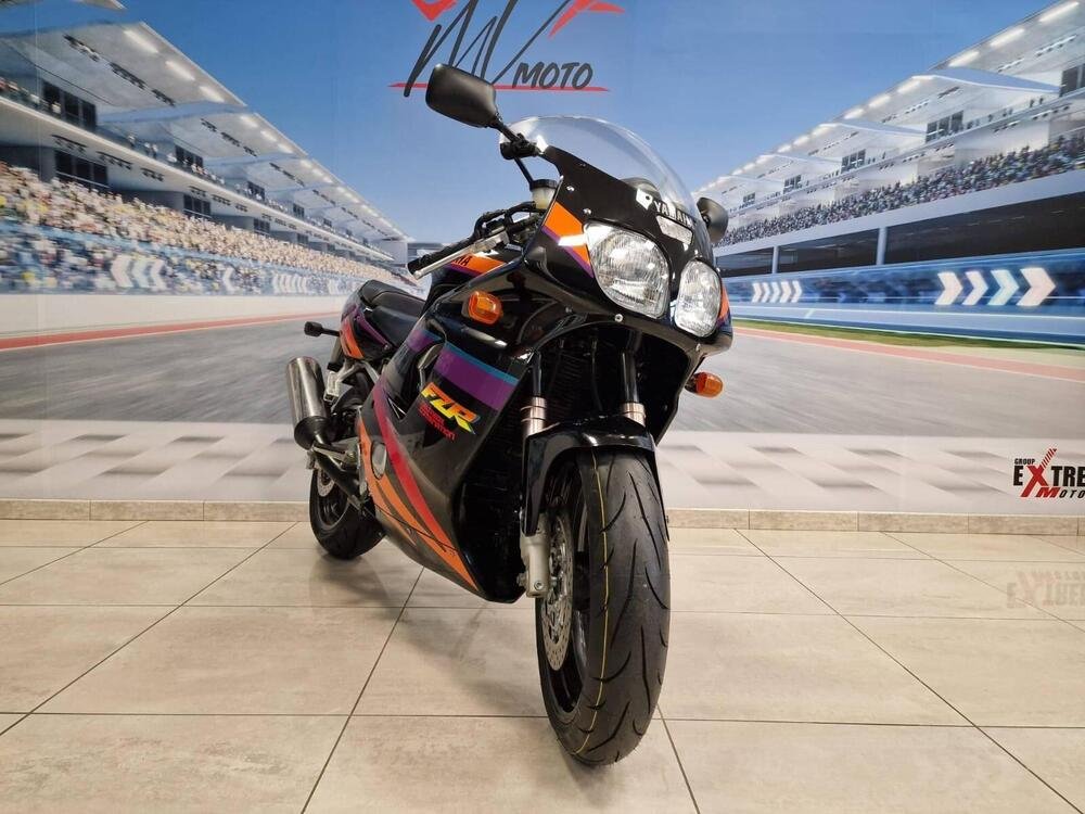 Yamaha FZR 600 R (2)