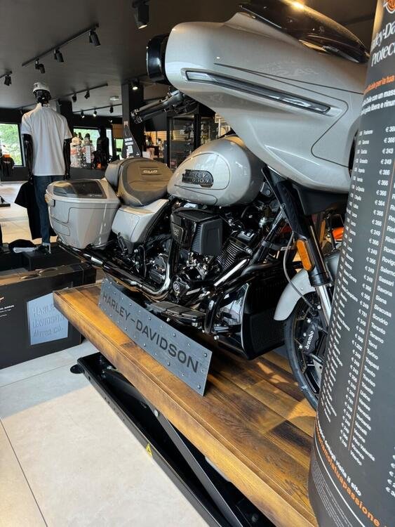 Harley-Davidson CVO Street Glide (2023) (4)