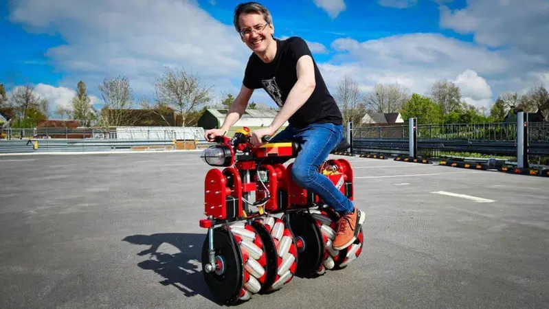 Elettrica e si muove in ogni direzione. Ecco la "Screw" bike