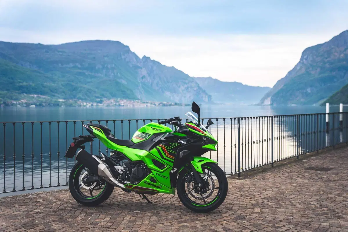 Kawasaki Z500 o Ninja 500? Quale scegliere? [VIDEO]