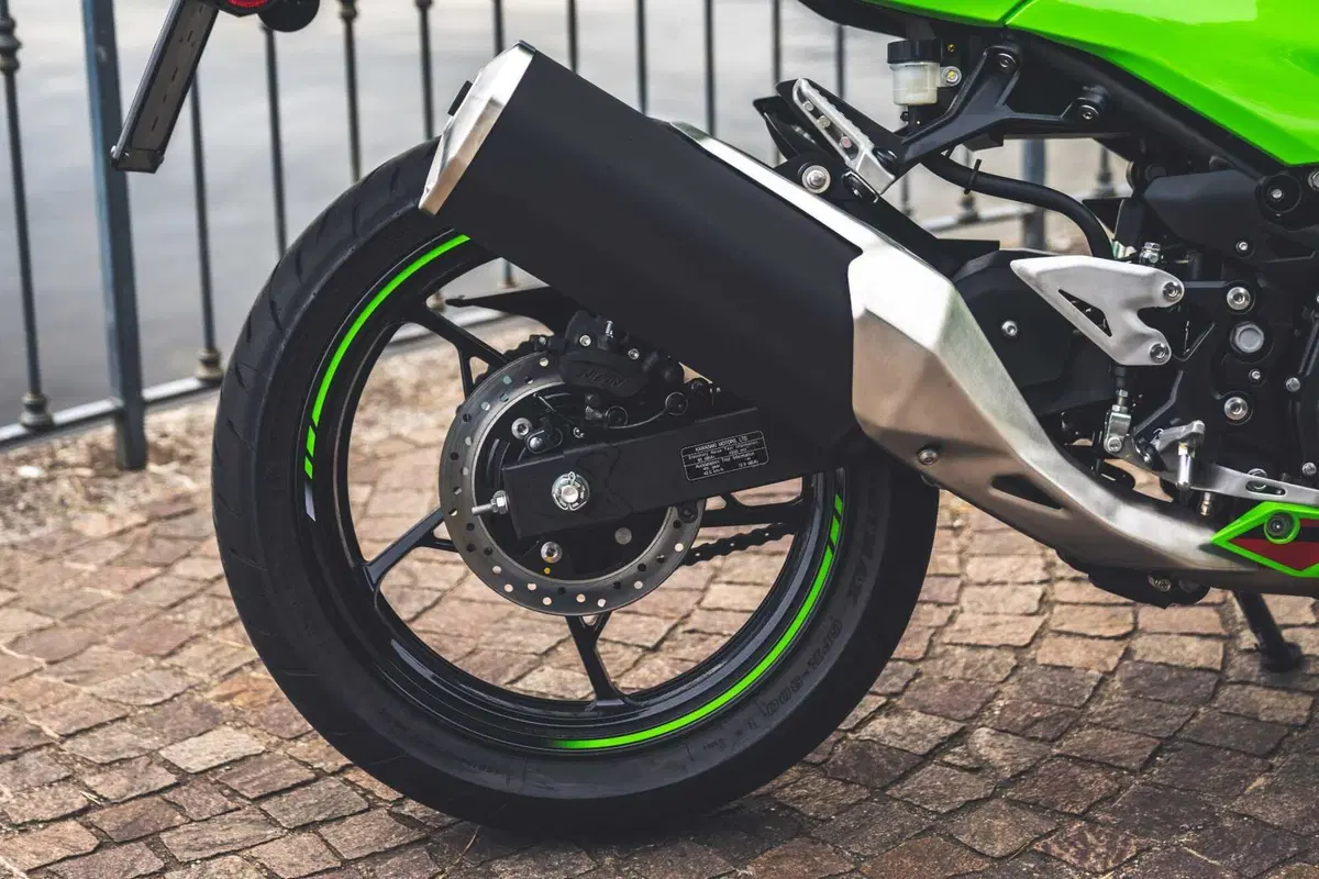 Kawasaki Z500 o Ninja 500? Quale scegliere? [VIDEO] (4)