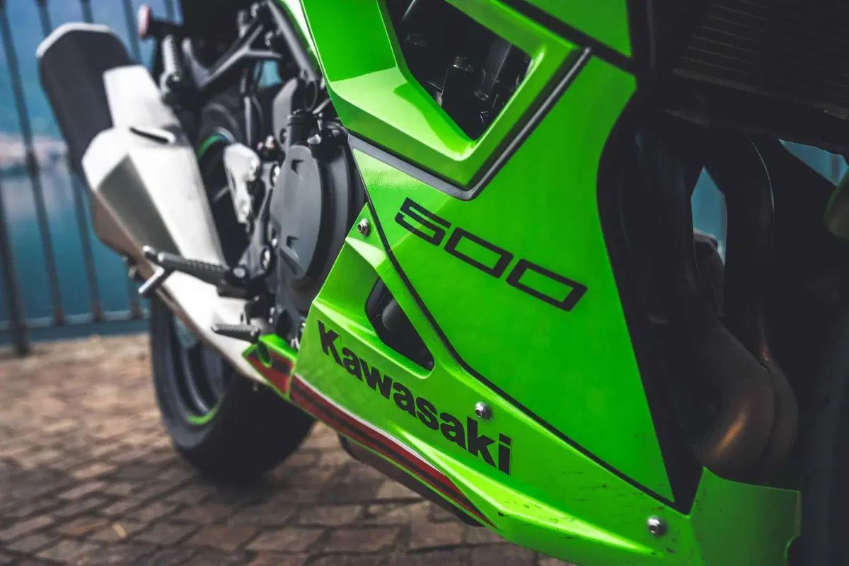 Kawasaki Z500 o Ninja 500? Quale scegliere? [VIDEO] (11)