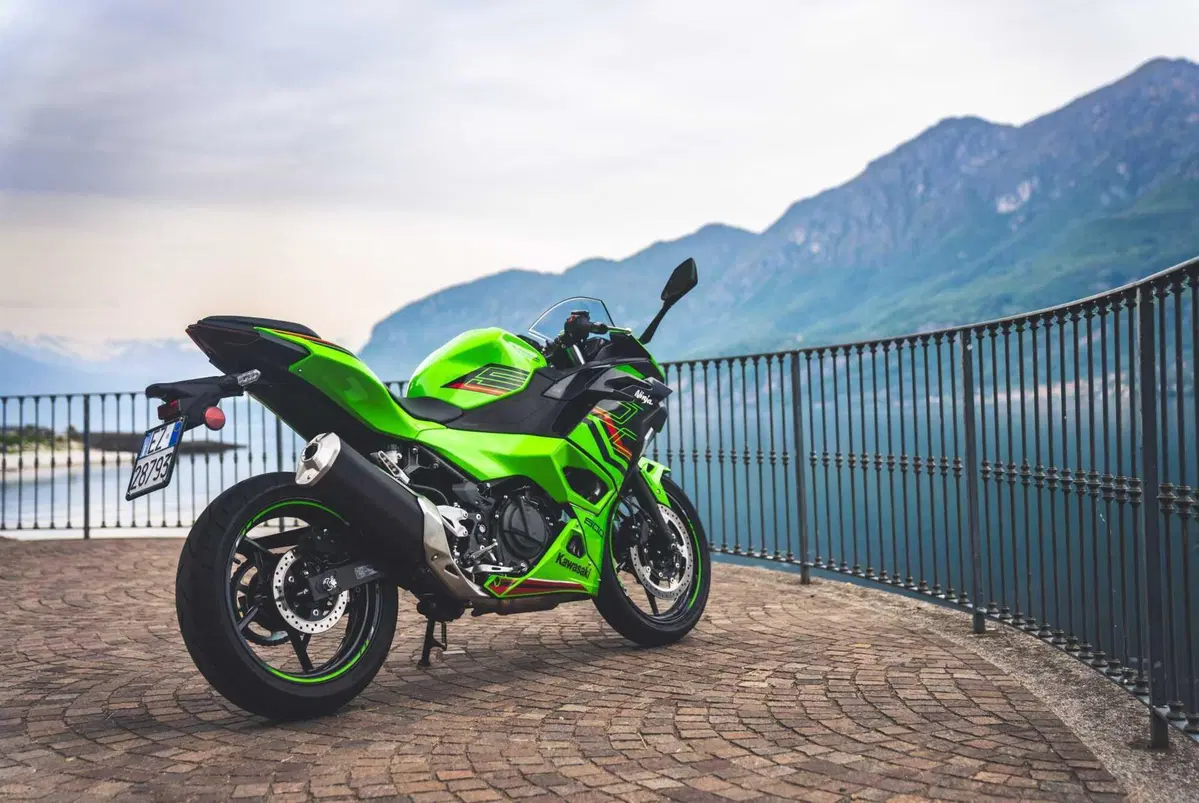 Kawasaki Z500 o Ninja 500? Quale scegliere? [VIDEO] (17)