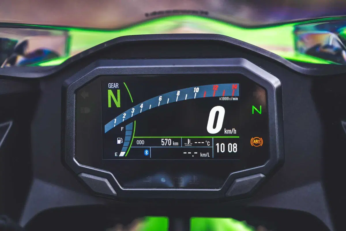 Kawasaki Z500 o Ninja 500? Quale scegliere? [VIDEO] (18)