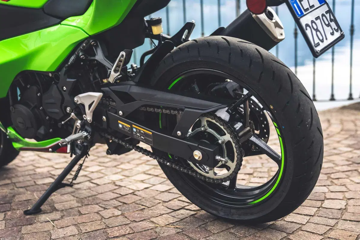 Kawasaki Z500 o Ninja 500? Quale scegliere? [VIDEO] (25)