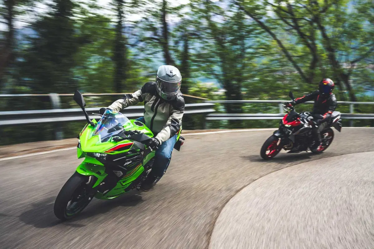 Kawasaki Z500 o Ninja 500? Quale scegliere? [VIDEO] (81)