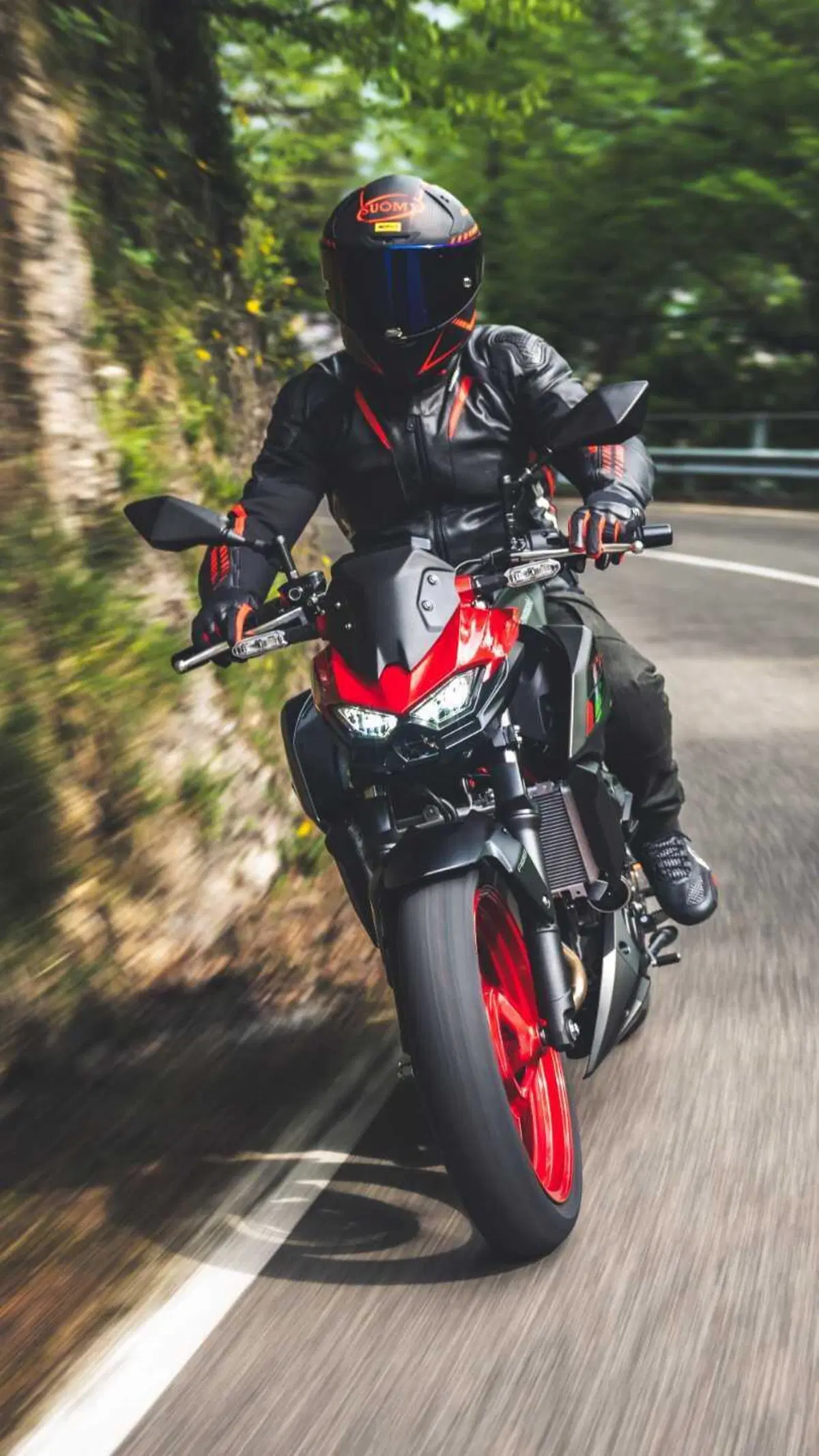 Kawasaki Z500 o Ninja 500? Quale scegliere? [VIDEO] (89)