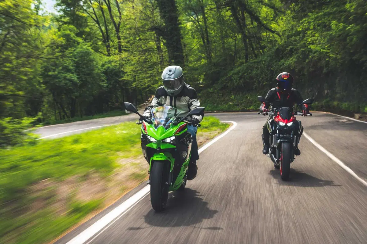 Kawasaki Z500 o Ninja 500? Quale scegliere? [VIDEO] (93)