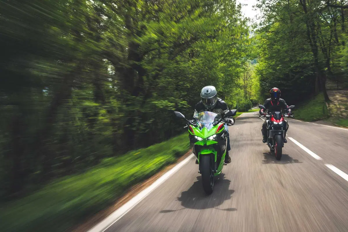 Kawasaki Z500 o Ninja 500? Quale scegliere? [VIDEO] (96)