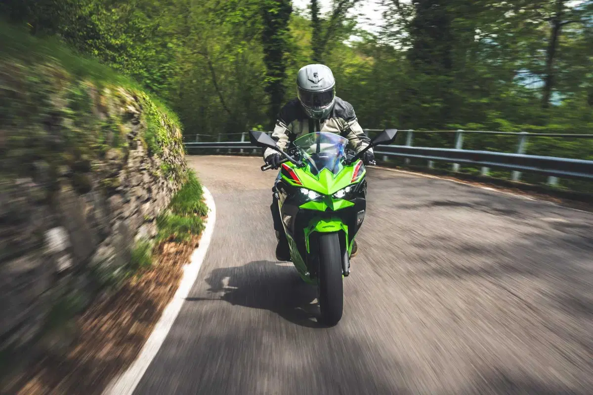 Kawasaki Z500 o Ninja 500? Quale scegliere? [VIDEO] (97)