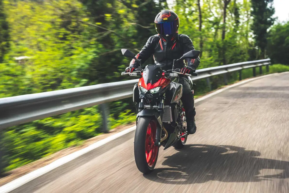 Kawasaki Z500 o Ninja 500? Quale scegliere? [VIDEO] (104)