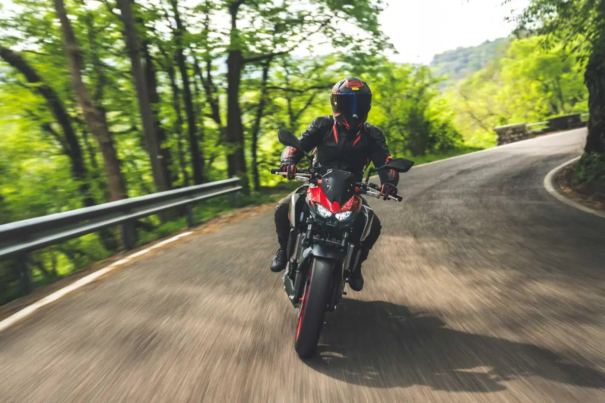 Kawasaki Z500 o Ninja 500? Quale scegliere? [VIDEO] (106)
