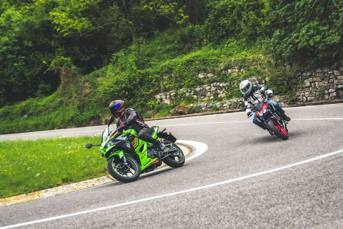 Kawasaki Z500 o Ninja 500? Quale scegliere? [VIDEO] (116)