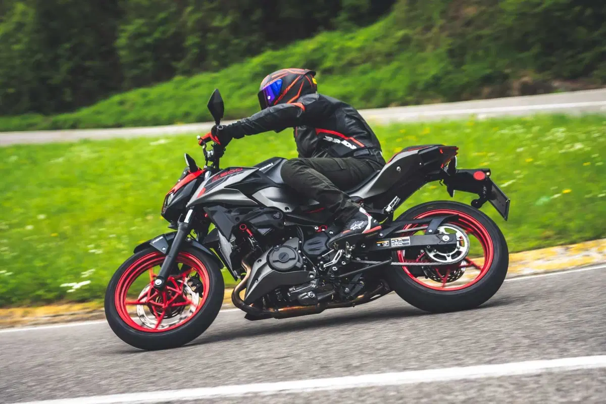 Kawasaki Z500 o Ninja 500? Quale scegliere? [VIDEO] (121)