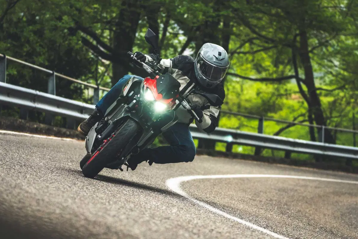 Kawasaki Z500 o Ninja 500? Quale scegliere? [VIDEO] (141)